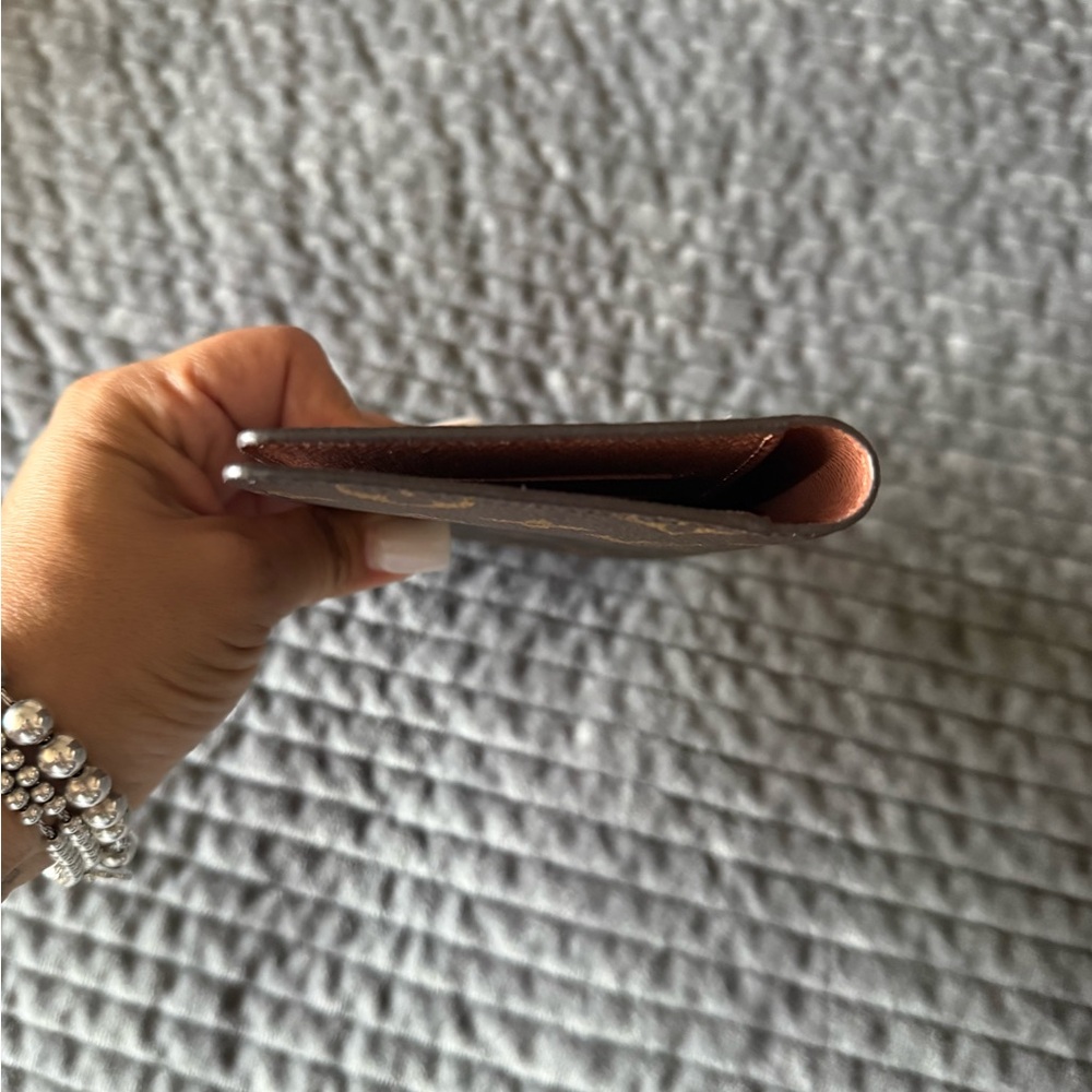 Louis Vuitton Monogram Agenda Cover Wallet - Picture 12 of 13